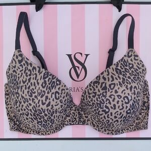 Victoria's Secret Leopard Print  Wear Everywhere T-shirt Lightly Lined Size 34DD